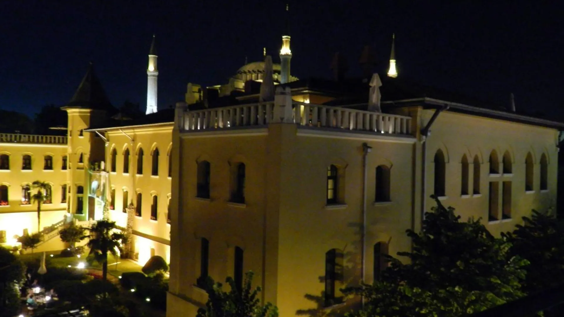 Hotel Berk Guest House - Grandma'S House Istanbul