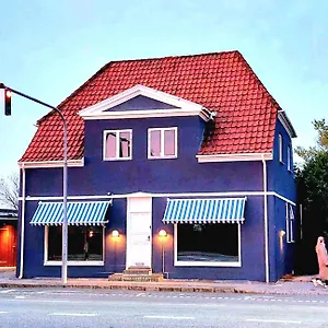 Gasthof 'blue House' In Vintage Villa&garden