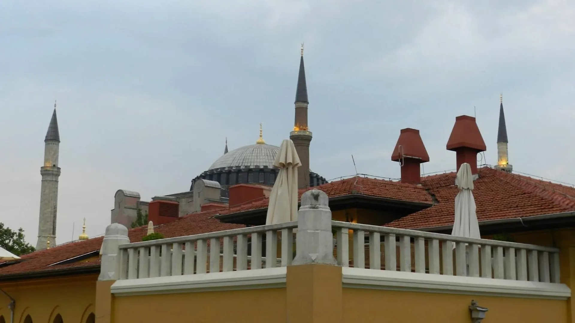 Berk Guest House - Grandma'S House Istanbul Turkey