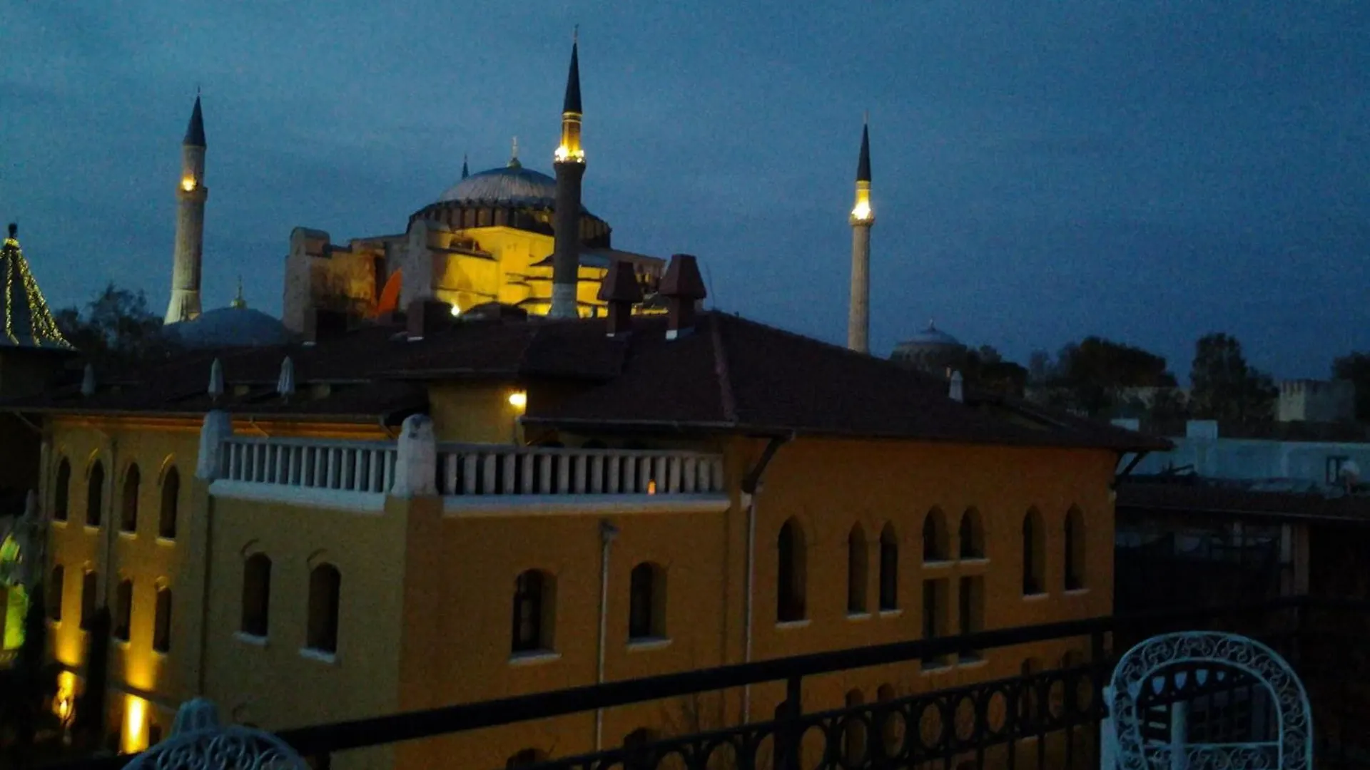 Berk Guest House - Grandma'S House Istanbul Hotel