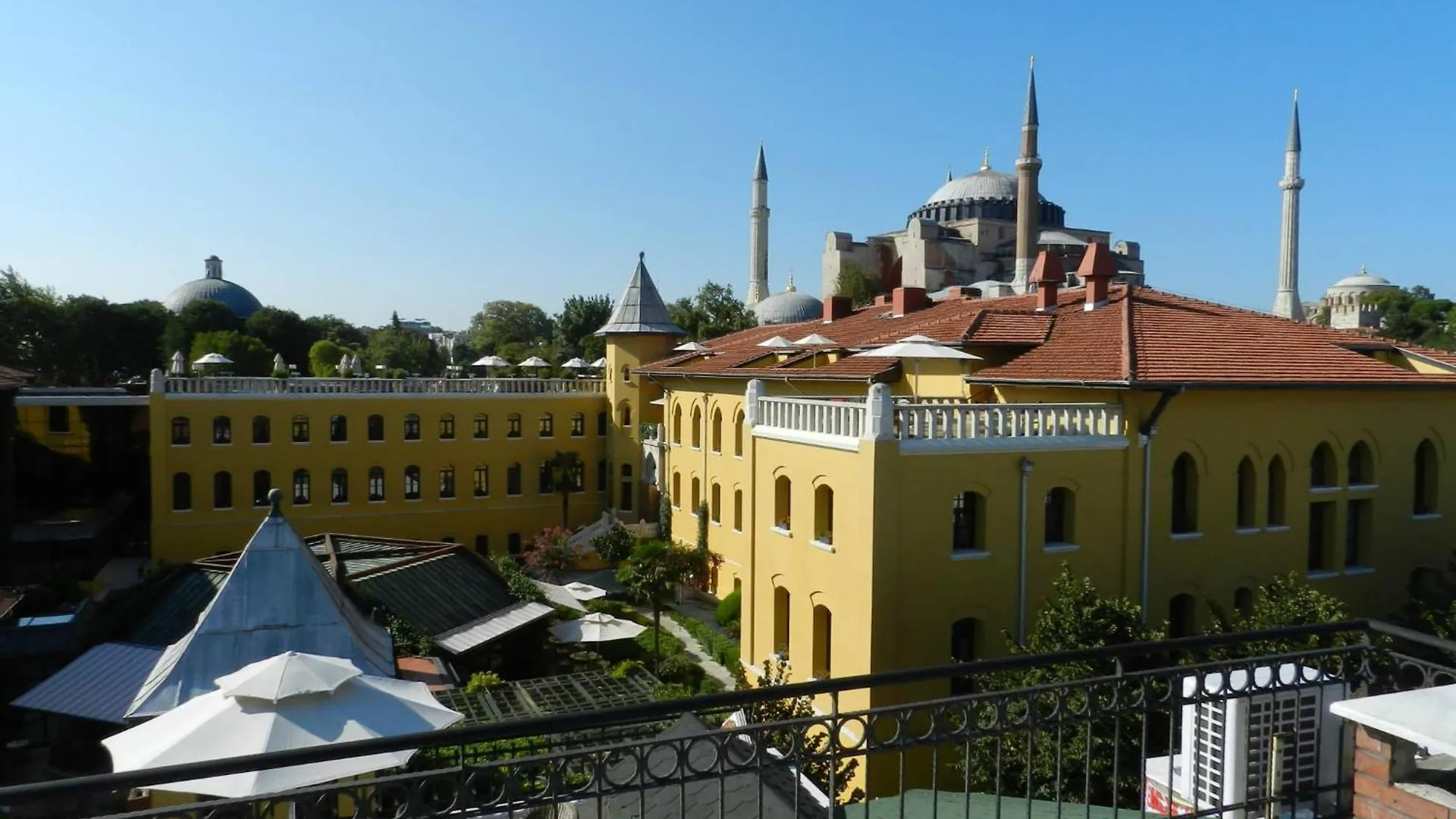 Berk Guest House - Grandma'S House Istanbul Turkey