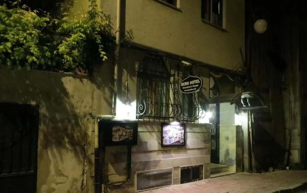 Berk Guest House - Grandma'S House Stambuł Hotel
