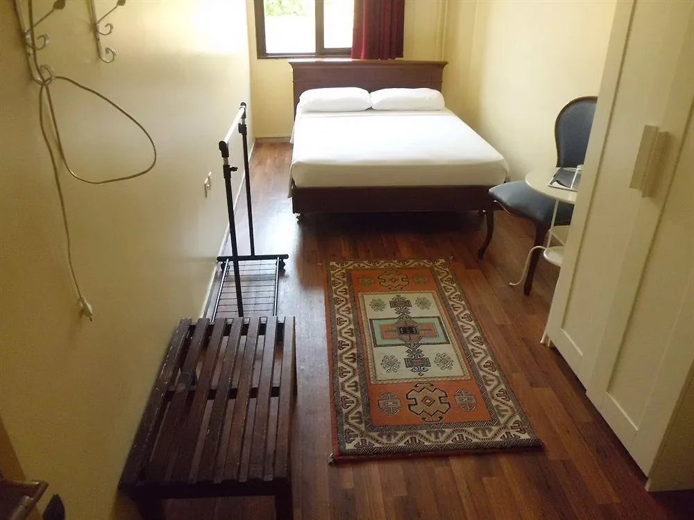 Berk Guest House - Grandma'S House Stambuł